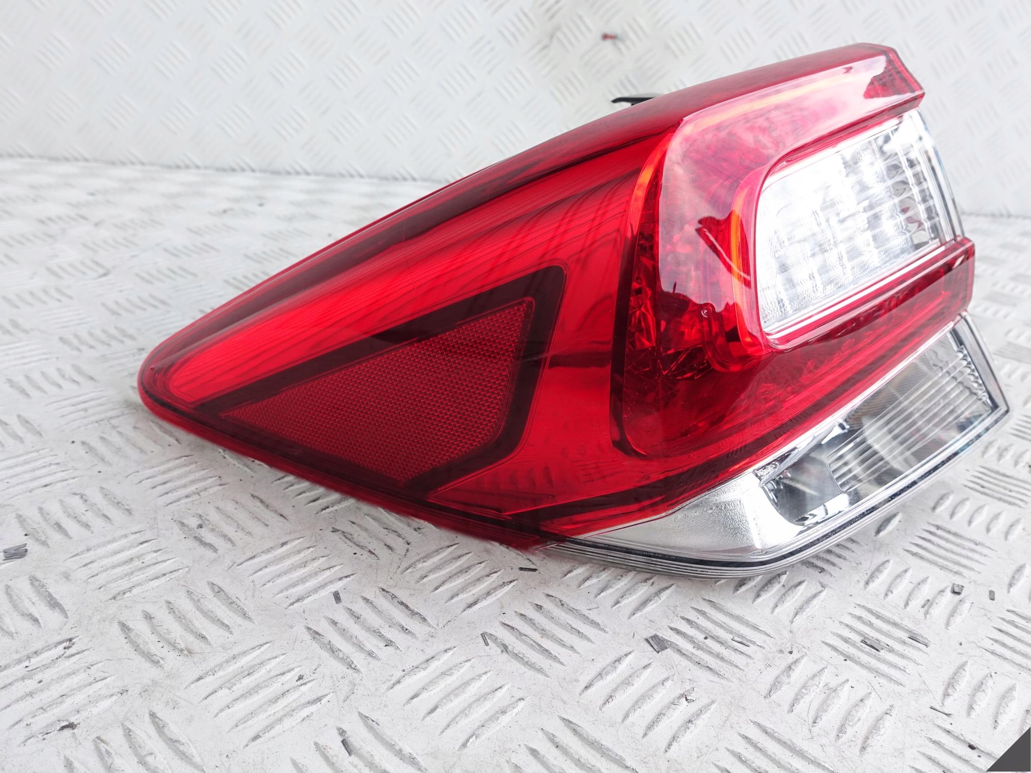 SUBARU XV II 2 HB 17- LED LAMPA LEWA TYŁ EUROPA SUBARU XV II 2 HB 17- LED LAMPA LEWA TYŁ EUROPA - obrazek 2