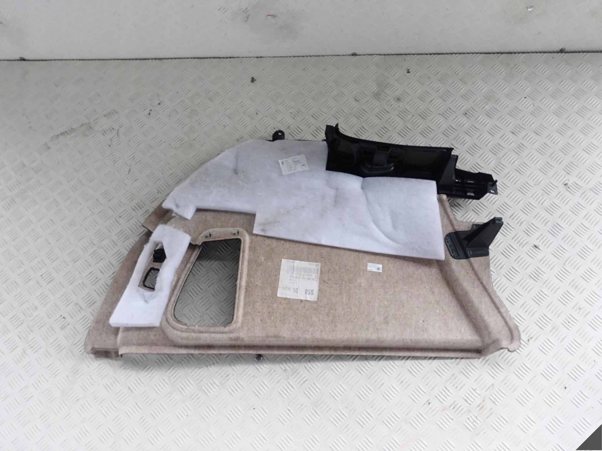 PORSCHE CAYENNE 7P5 BOCZEK OSŁONA BAGAŻNIKA PRAWA PORSCHE CAYENNE 7P5 BOCZEK OSŁONA BAGAŻNIKA PRAWA - obrazek 4