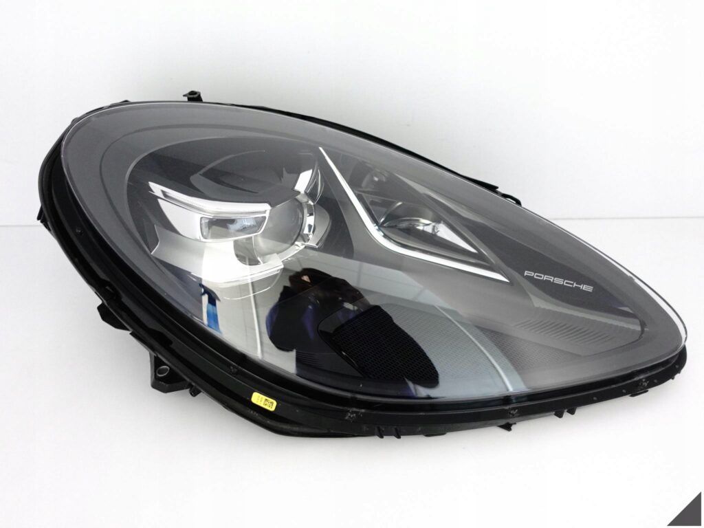 PORSCHE MACAN 95B LIFT 18- PDLS FULL LED LAMPA PRAWA PRZÓD EUROPA *010AP* PORSCHE MACAN 95B LIFT 18- PDLS FULL LED LAMPA PRAWA PRZÓD EUROPA *010AP*
