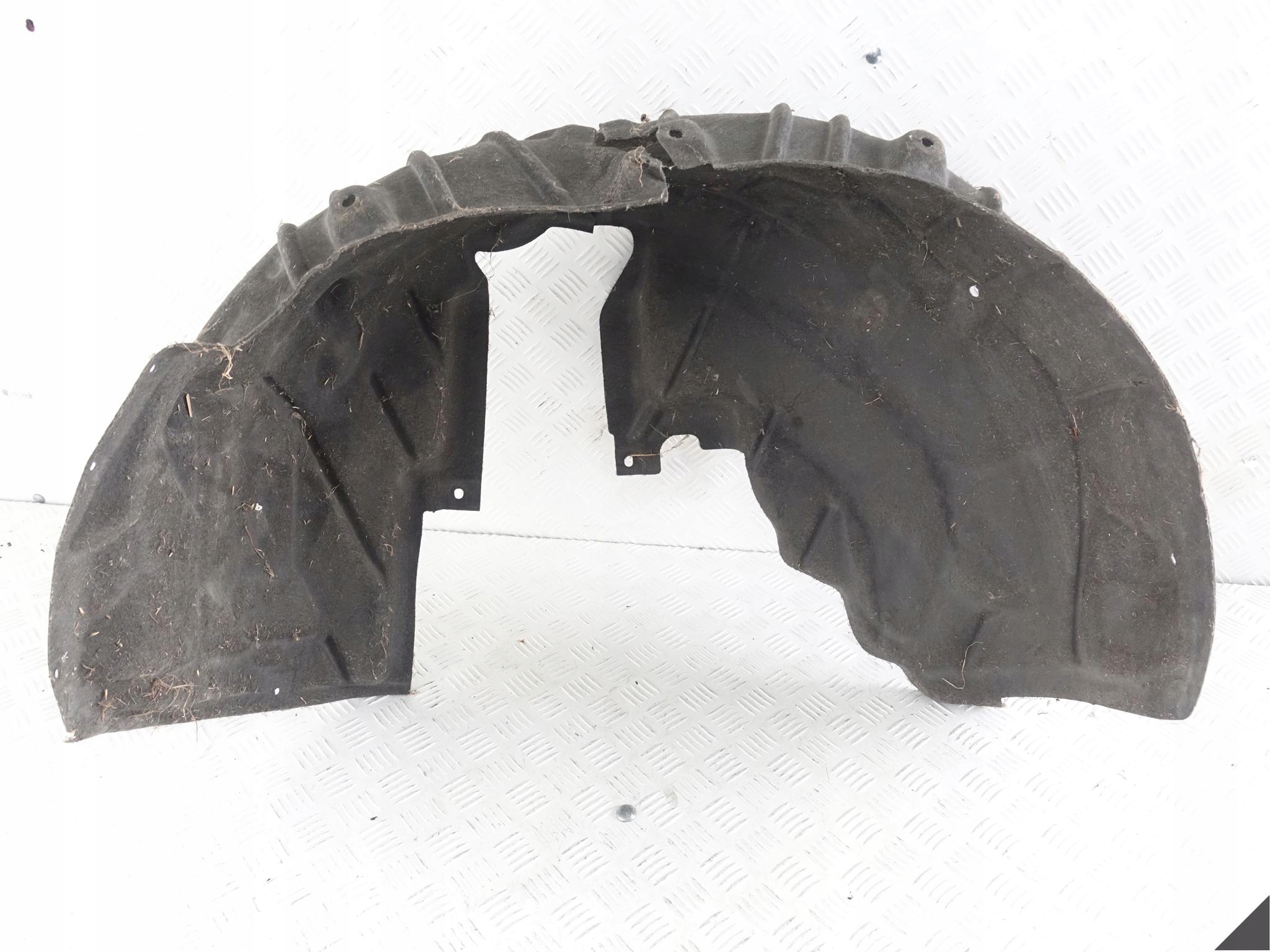 AUDI A4 B9 8W0 15- OSŁONA KOŁA NADKOLE PRAWE TYŁ AUDI A4 B9 8W0 15- OSŁONA KOŁA NADKOLE PRAWE TYŁ