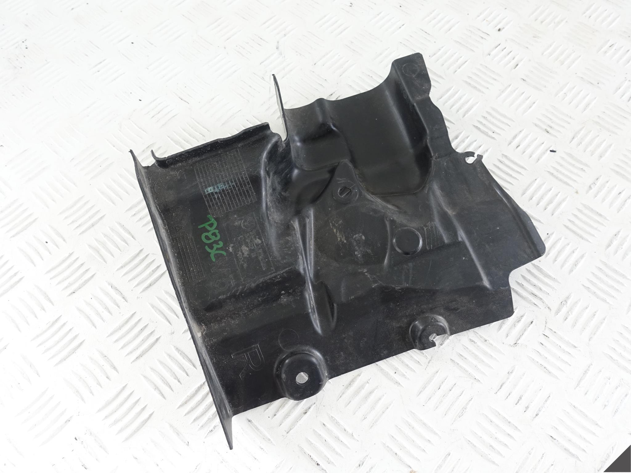 BMW M5 F10 M6 F06 F12 F13 OSŁONA PRZEKŁADNI PRAWA BMW M5 F10 M6 F06 F12 F13 OSŁONA PRZEKŁADNI PRAWA - obrazek 2