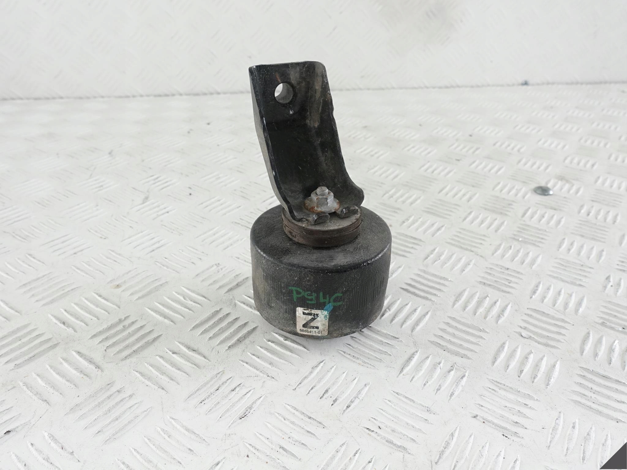 BMW 3 F30 F31 4 F32 F36 TŁUMIK DRGAŃ WÓZEK TYŁ BMW 3 F30 F31 4 F32 F36 TŁUMIK DRGAŃ WÓZEK TYŁ
