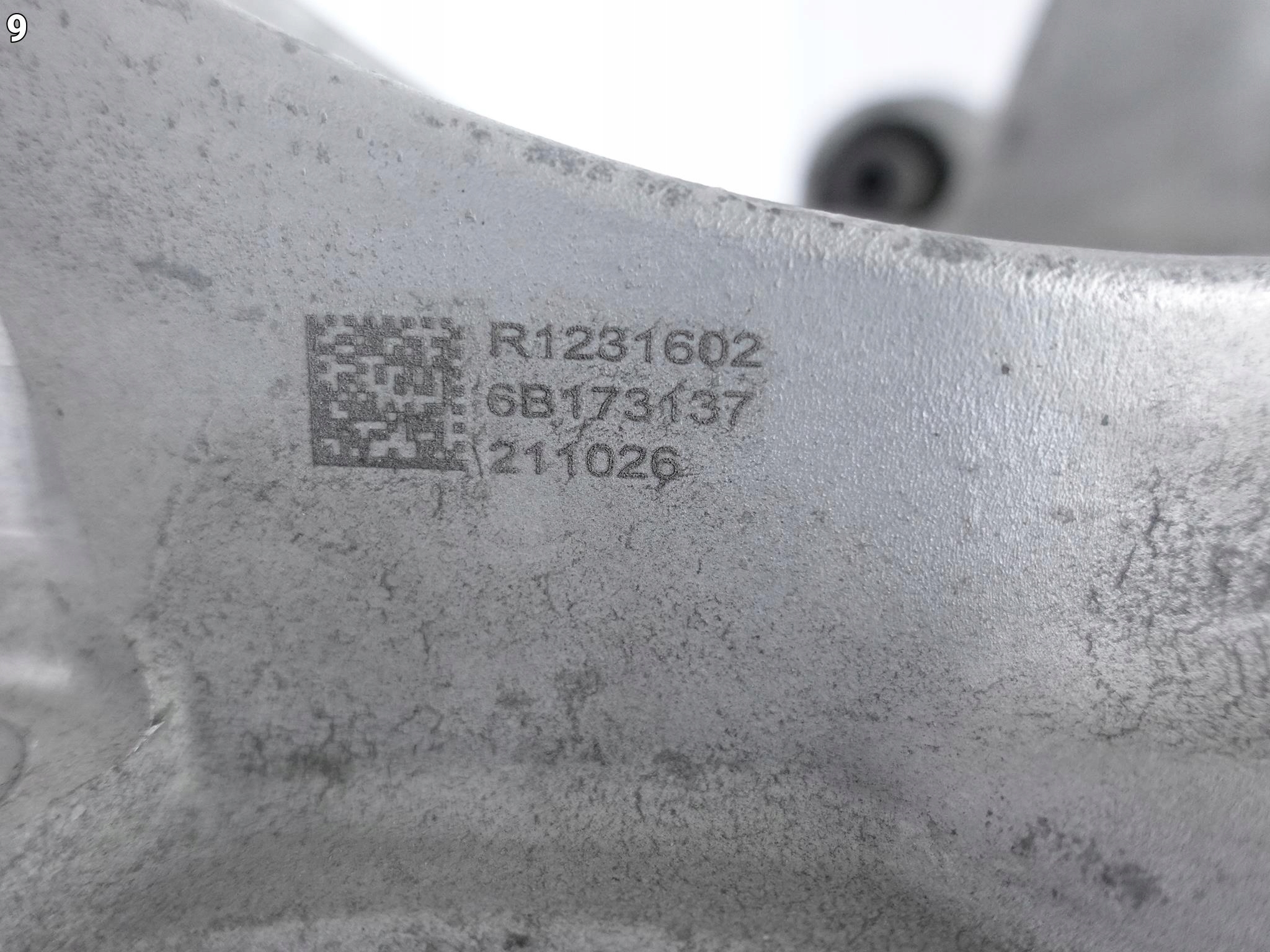 TESLA MODEL 3 17- ZWROTNICA PIASTA PRAWA TYŁ TESLA MODEL 3 17- ZWROTNICA PIASTA PRAWA TYŁ - obrazek 10