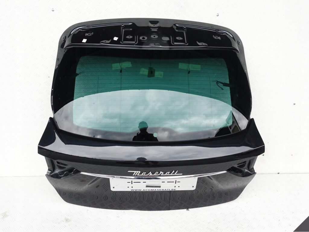 MASERATI LEVANTE M161 KLAPA POKRYWA SZYBA TYŁ