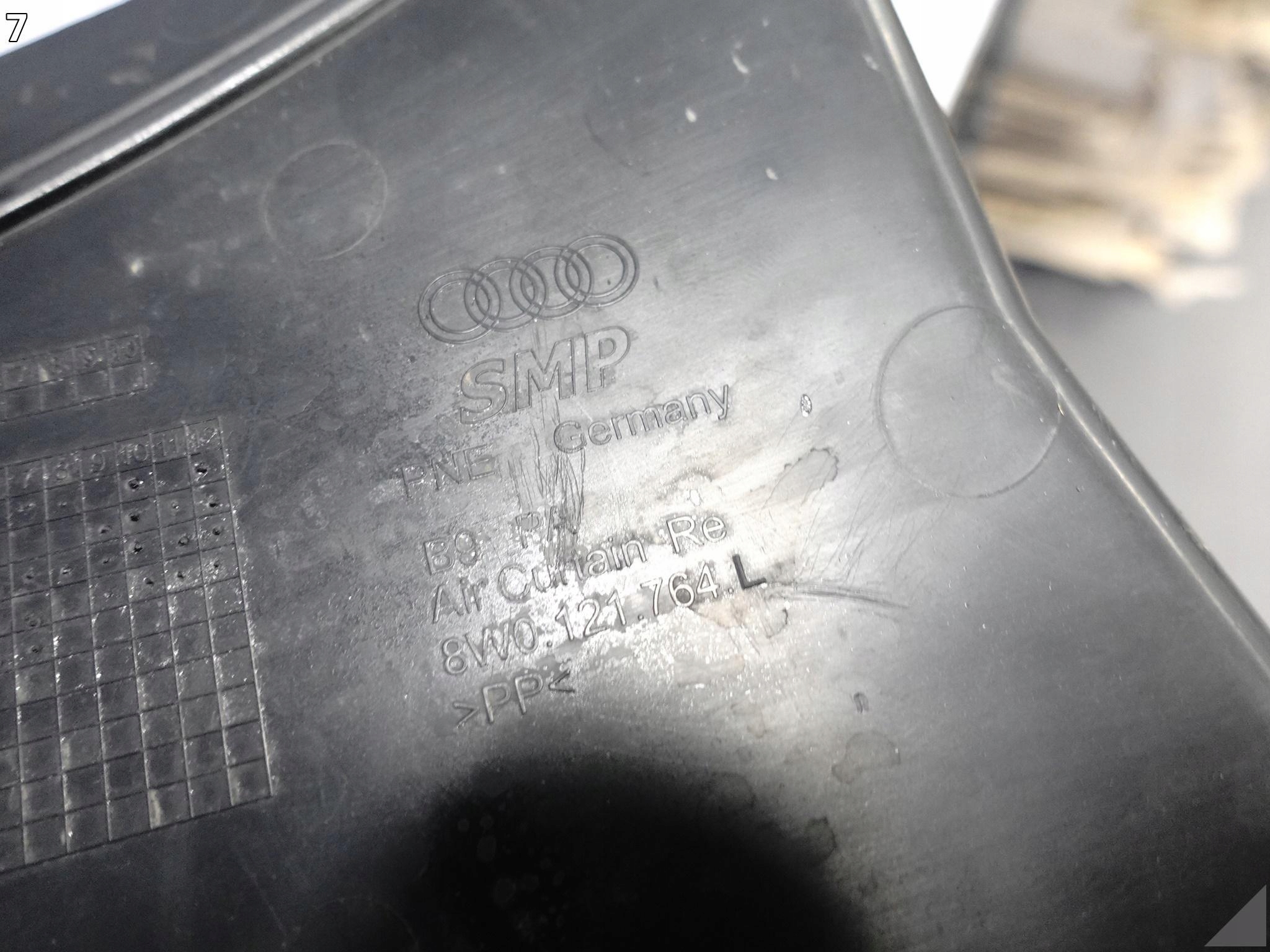 AUDI A4 B9 8W0 LIFT 19- ZWYKŁY /BASIS WLOT KIEROWNICA POWIETRZA PRAWA PRZÓD AUDI A4 B9 8W0 LIFT 19- ZWYKŁY /BASIS WLOT KIEROWNICA POWIETRZA PRAWA PRZÓD - obrazek 8