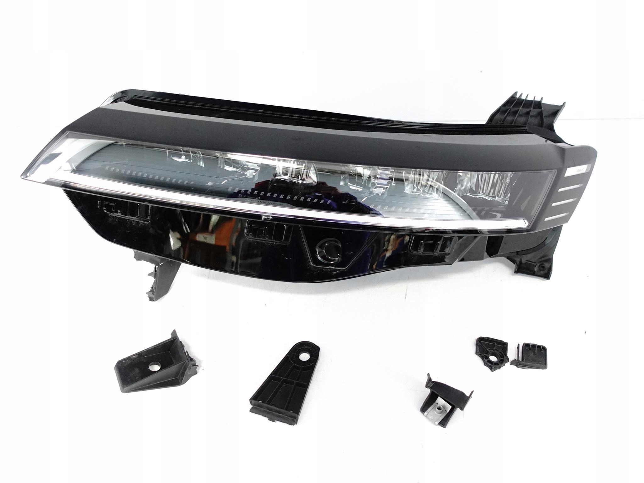 RENAULT MEGANE V 5 E-TECH ELECTRIC 22- LAMPA FULL LED PURE VISION LEWA EU RENAULT MEGANE V 5 E-TECH ELECTRIC 22- LAMPA FULL LED PURE VISION LEWA EU