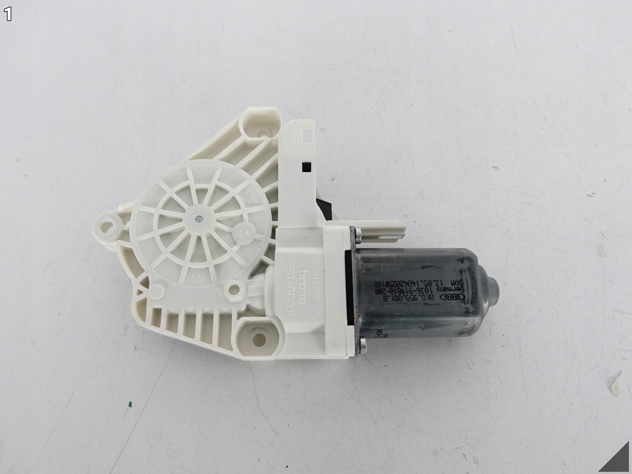 AUDI A8 S8 4H0 D4 A6 S6 A7 4G0 4G8 LIFT SEAT VW SILNICZEK PODNOSZENIA SZYBY AUDI A8 S8 4H0 D4 A6 S6 A7 4G0 4G8 LIFT SEAT VW SILNICZEK PODNOSZENIA SZYBY - obrazek 2
