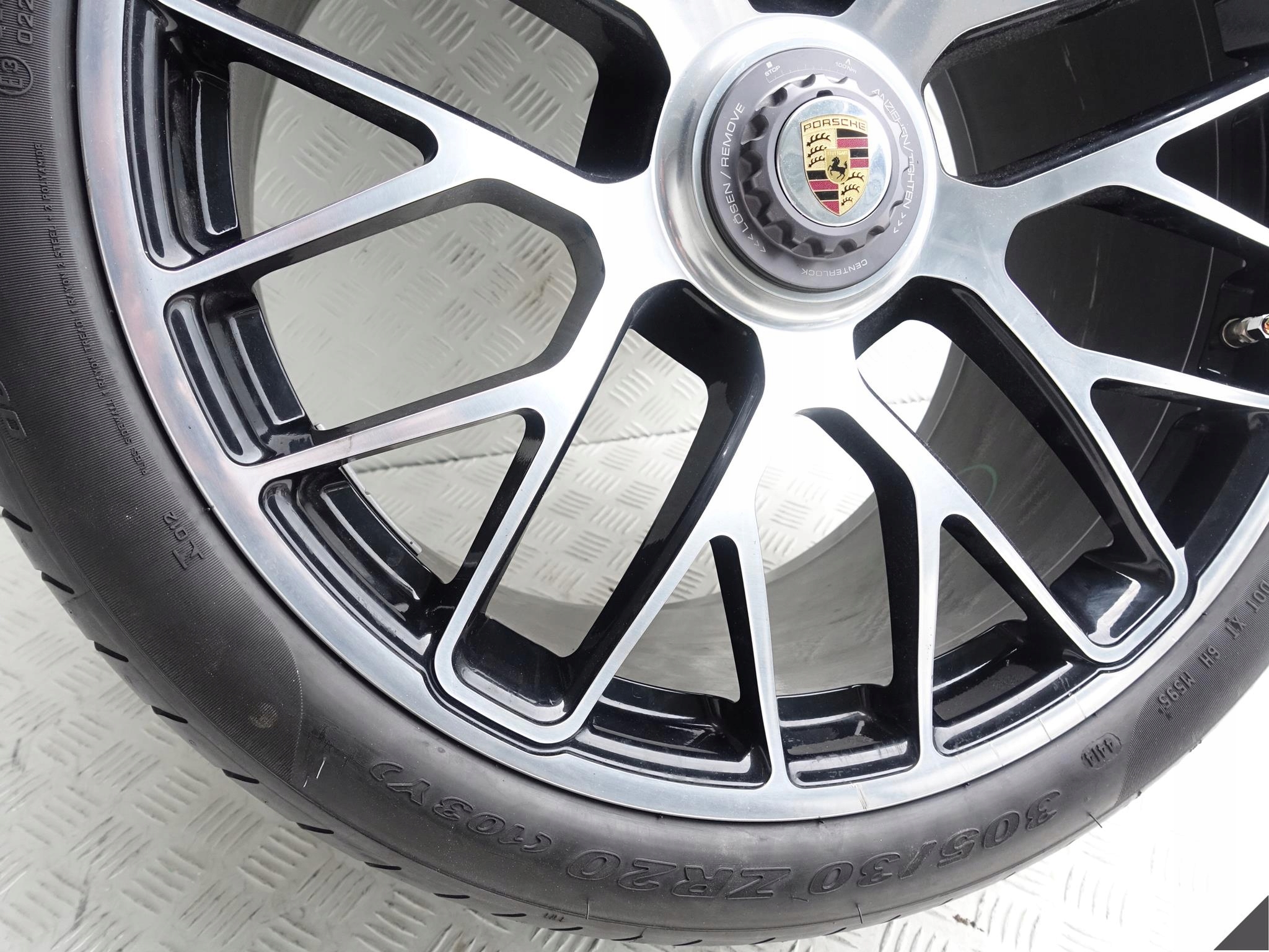 PORSCHE 991 TURBO S FELGA 11Jx20 ET59 305/30 7mm PORSCHE 991 TURBO S FELGA 11Jx20 ET59 305/30 7mm - obrazek 3
