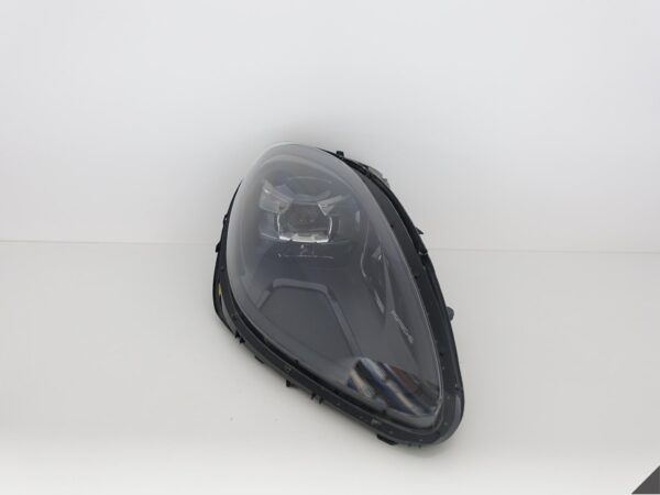 PORSCHE MACAN 95B GTS LIFT 18- FULL LED PRAWA EU LAMPA PORSCHE MACAN 95B GTS LIFT 18- FULL LED PRAWA EU LAMPA