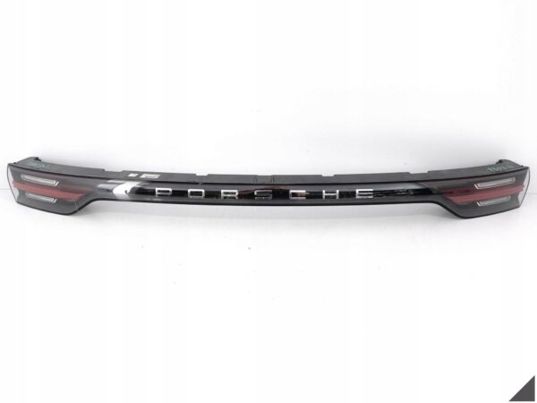 PORSCHE CAYENNE III E3 9Y0 18- LAMPA LED BLENDA ŚRODKOWA W BAGAŻNIK TYŁ EU PORSCHE CAYENNE III E3 9Y0 18- LAMPA LED BLENDA ŚRODKOWA W BAGAŻNIK TYŁ EU
