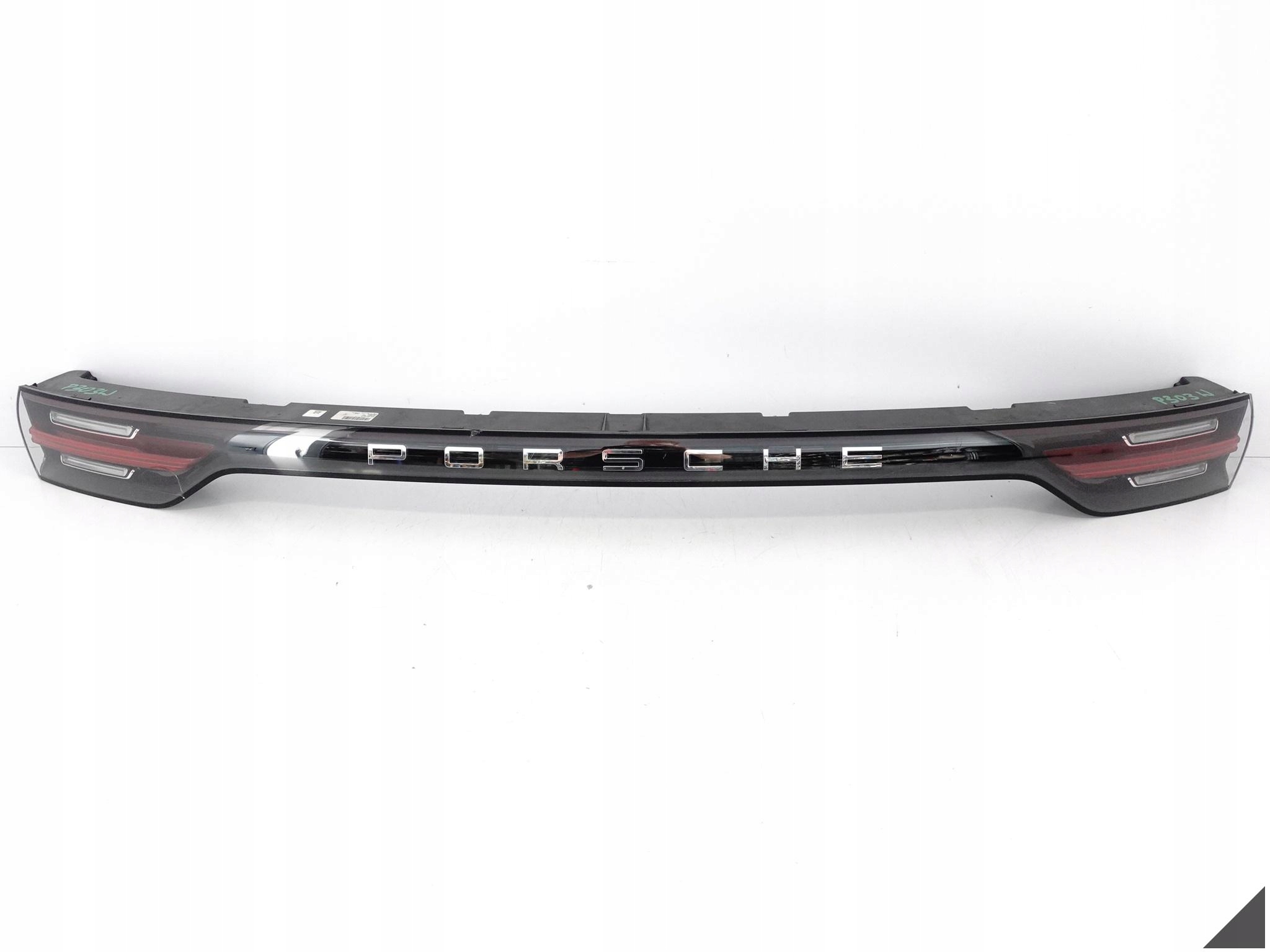 PORSCHE CAYENNE III E3 9Y0 18- LAMPA LED BLENDA ŚRODKOWA W BAGAŻNIK TYŁ EU PORSCHE CAYENNE III E3 9Y0 18- LAMPA LED BLENDA ŚRODKOWA W BAGAŻNIK TYŁ EU