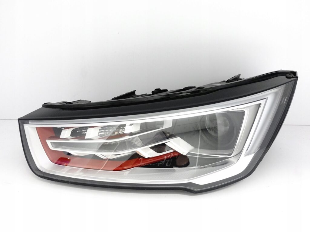 AUDI S1 A1 8XA LIFT FL 14-18 LAMPA XENON+LED CZERWONA LEWA EU