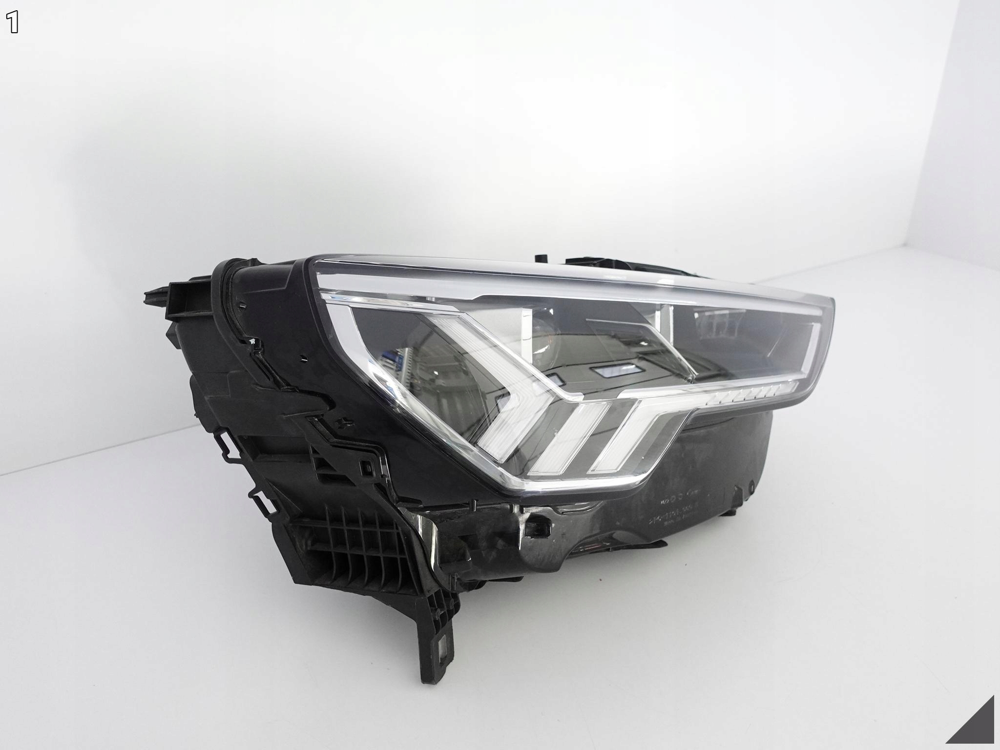 AUDI Q3 II 2 F3 83A 18- LAMPA FULL LED PRAWA EU AUDI Q3 II 2 F3 83A 18- LAMPA FULL LED PRAWA EU - obrazek 2