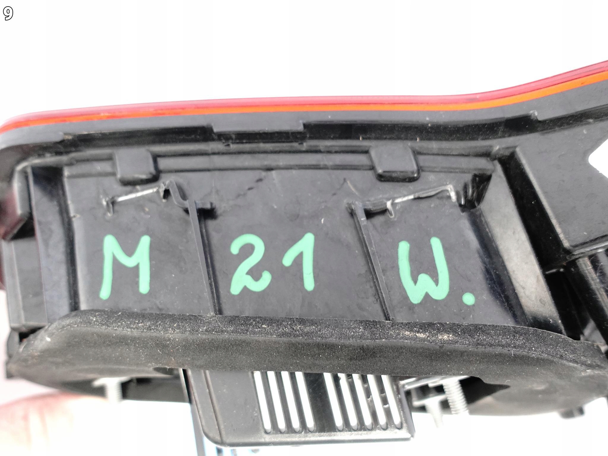VW T-ROC 2GA 17-21 LAMPA LED PRAWA TYŁ W KLAPĘ EU VW T-ROC 2GA 17-21 LAMPA LED PRAWA TYŁ W KLAPĘ EU - obrazek 10