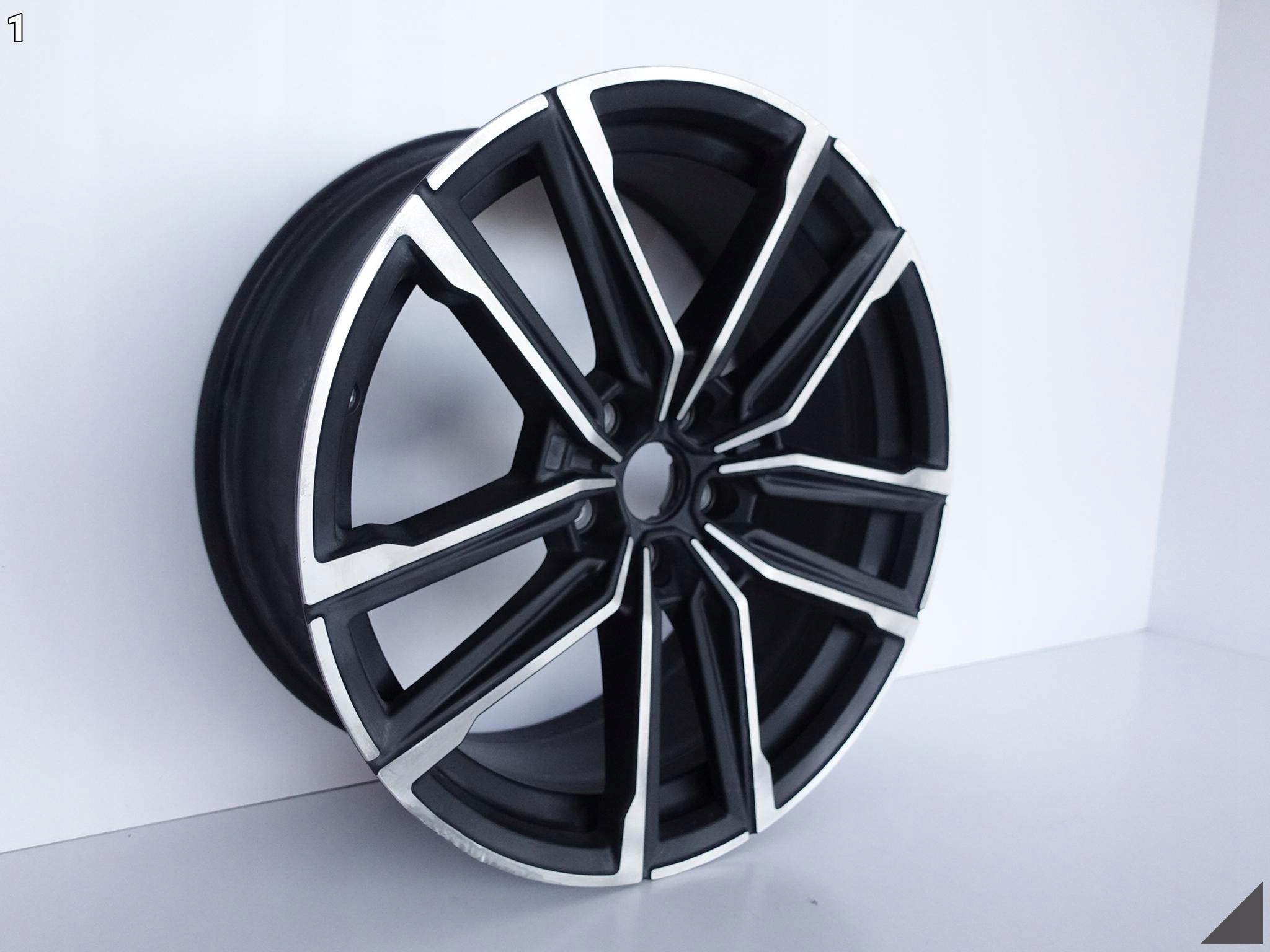 BMW G20 G21 G22 G23 G26 M-PAKIET 8JX19 ET27 FELGA BMW G20 G21 G22 G23 G26 M-PAKIET 8JX19 ET27 FELGA - obrazek 2