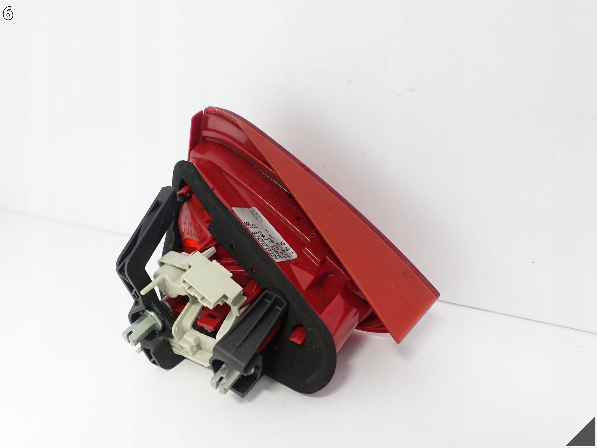 AUDI A5 S5 RS5 8T0 07-11 LAMPA W KLAPE BAGAŻNIKA LEWA TYŁ ZWYKŁA 8T0945093 AUDI A5 S5 RS5 8T0 07-11 LAMPA W KLAPE BAGAŻNIKA LEWA TYŁ ZWYKŁA 8T0945093 - obrazek 7