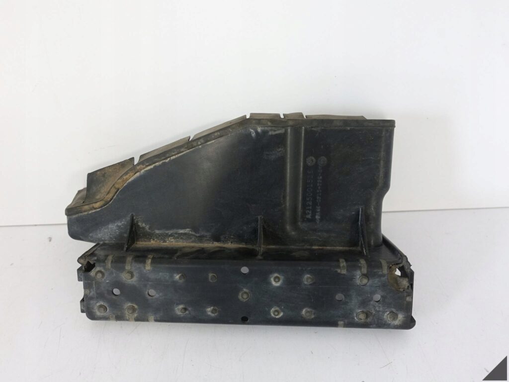 MB E-KLASA W212 S212 E63 CLS63 C218 AMG OBUDOWA WLOT KIEROWNICA POWIETRZA