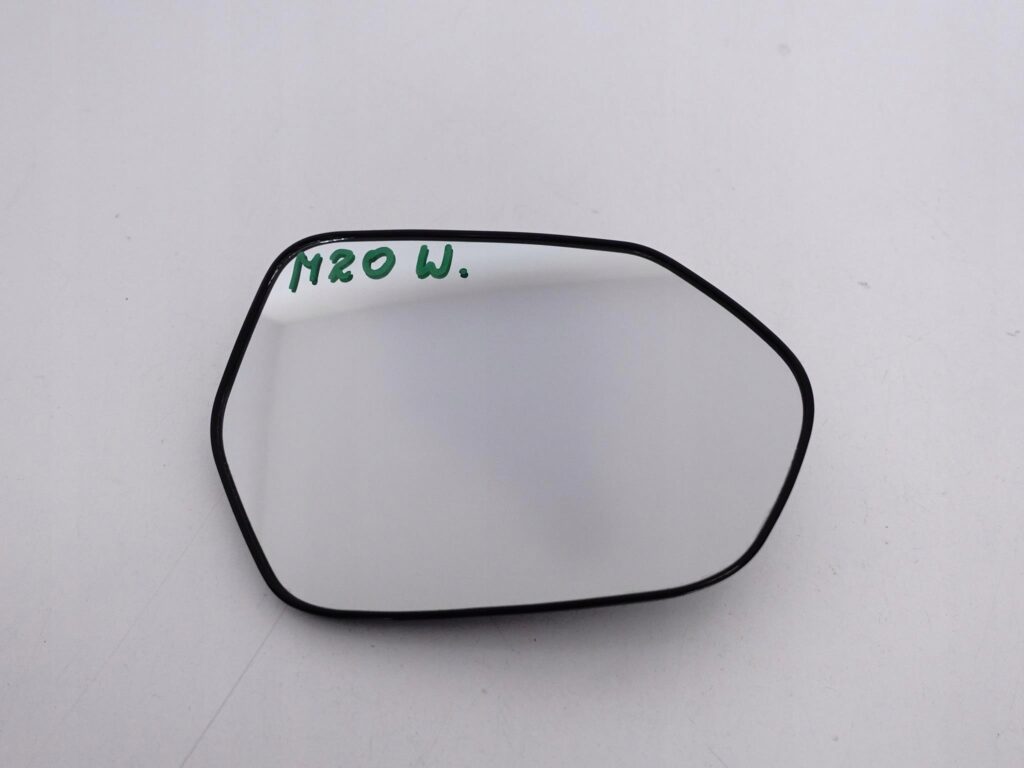 TOYOTA YARIS IV 4 GR 19- WKŁAD LUSTERKA PRAWY