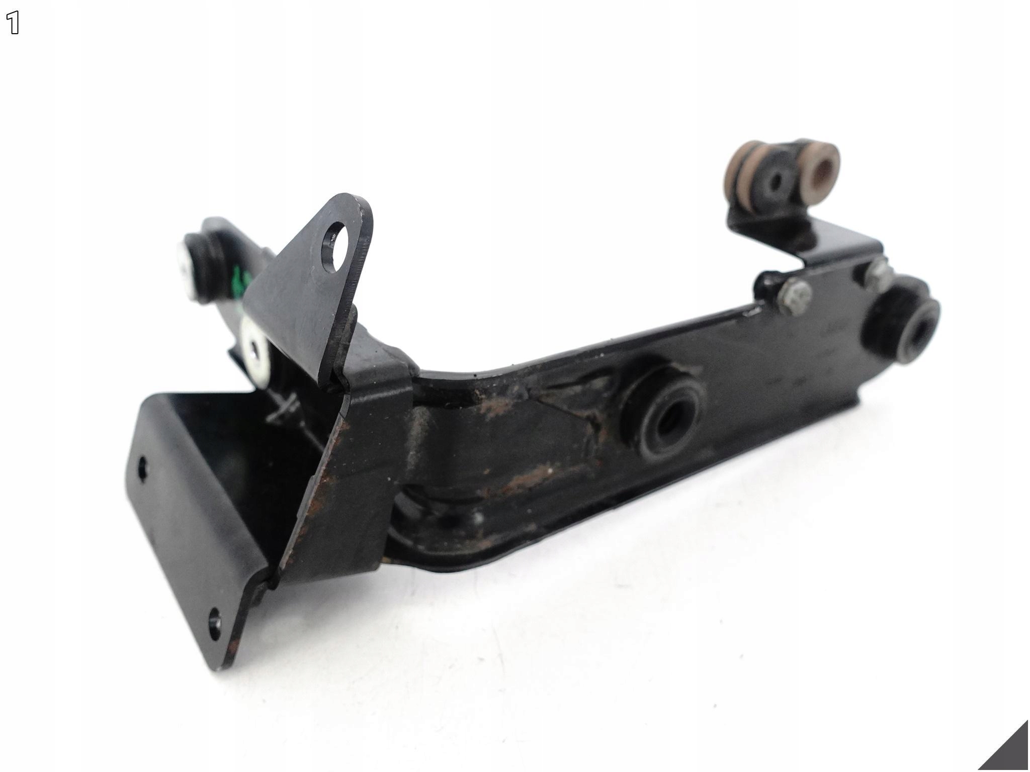 AUDI RS7 4G8 RS6 4G0 C7 14-18 LIFT UCHWYT MOCOWANIE CHŁODNICY OLEJU 4.0TFSI AUDI RS7 4G8 RS6 4G0 C7 14-18 LIFT UCHWYT MOCOWANIE CHŁODNICY OLEJU 4.0TFSI - obrazek 2