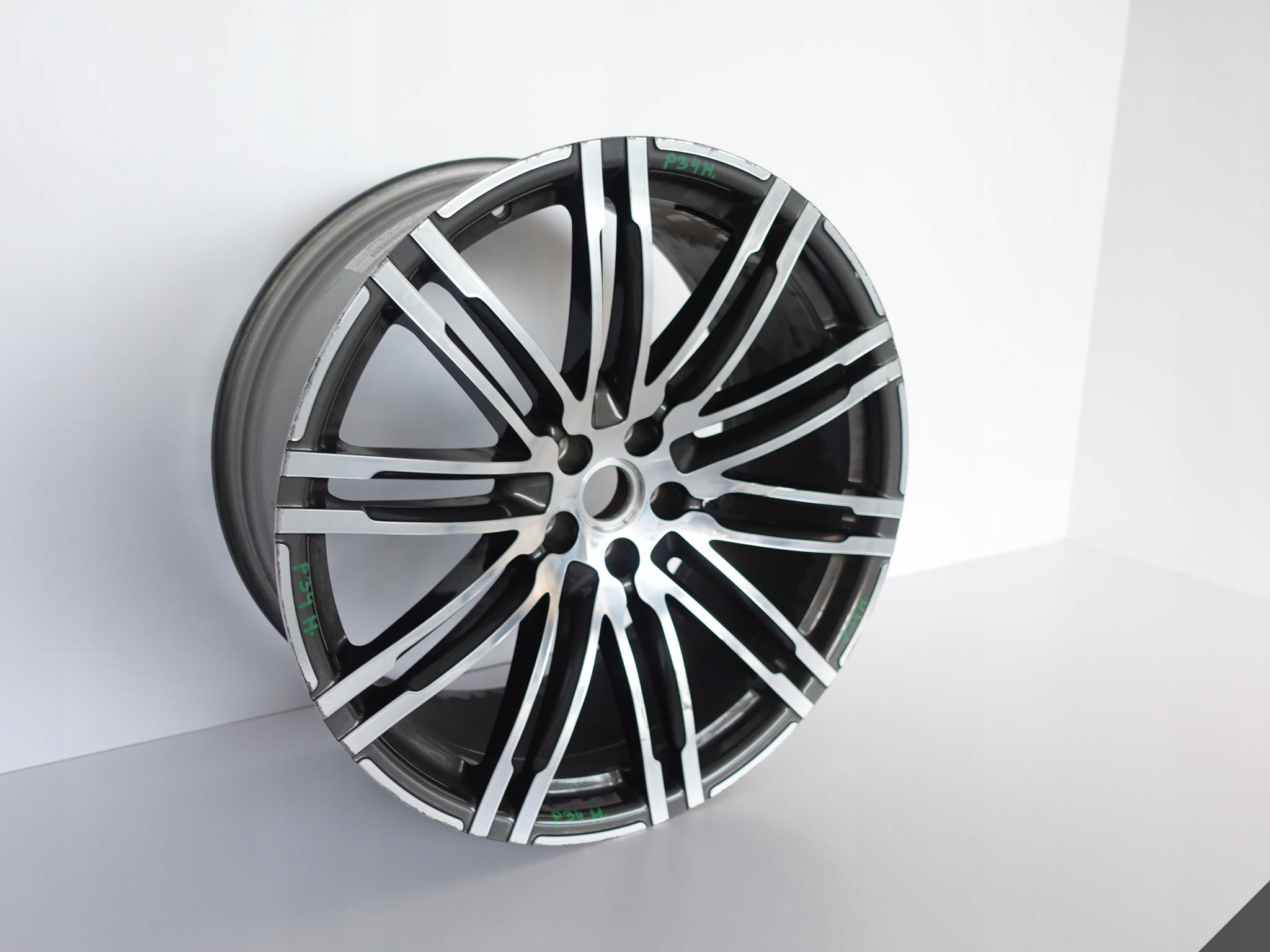 PORSCHE MACAN 95B TURBO III GTS FELGA 10JX21 ET19 PORSCHE MACAN 95B TURBO III GTS FELGA 10JX21 ET19 - obrazek 2