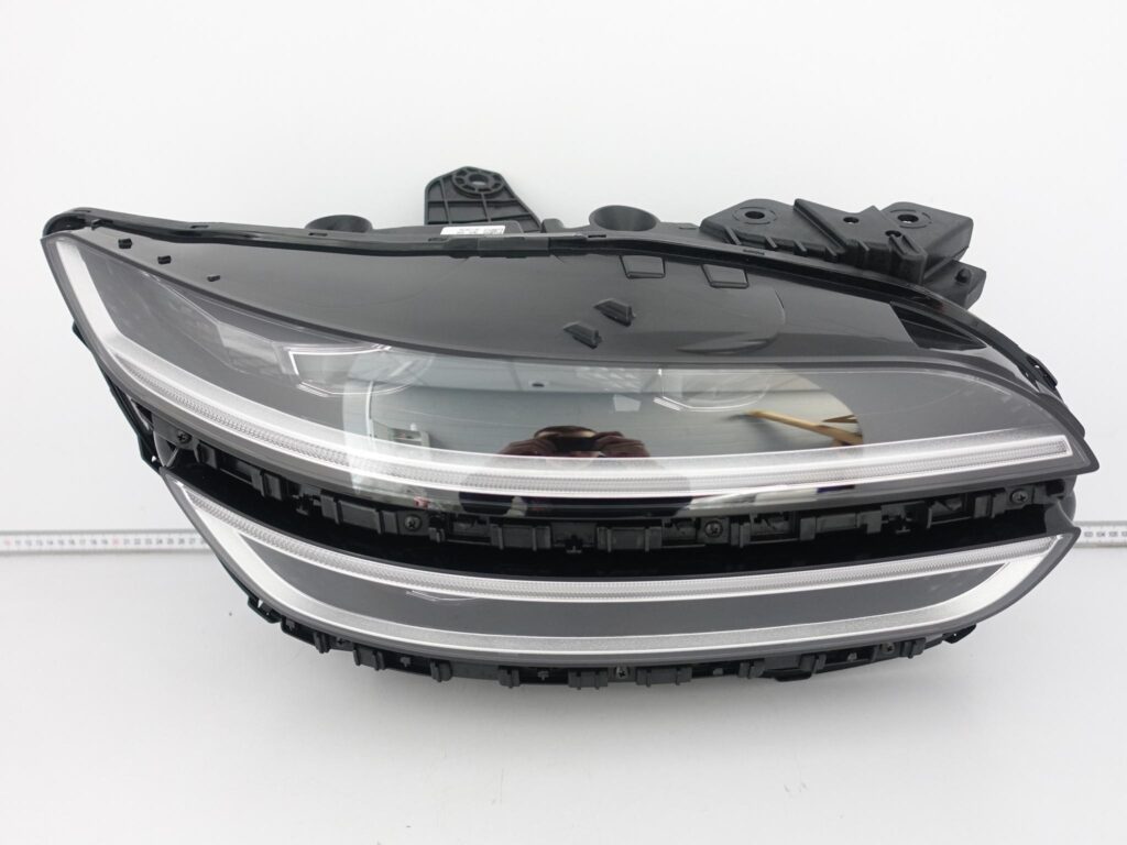 GENESIS GV70 ELECTRIFIED 20-24 LAMPA FULL LED PRAWA PRZÓD EUROPA IDEALNA