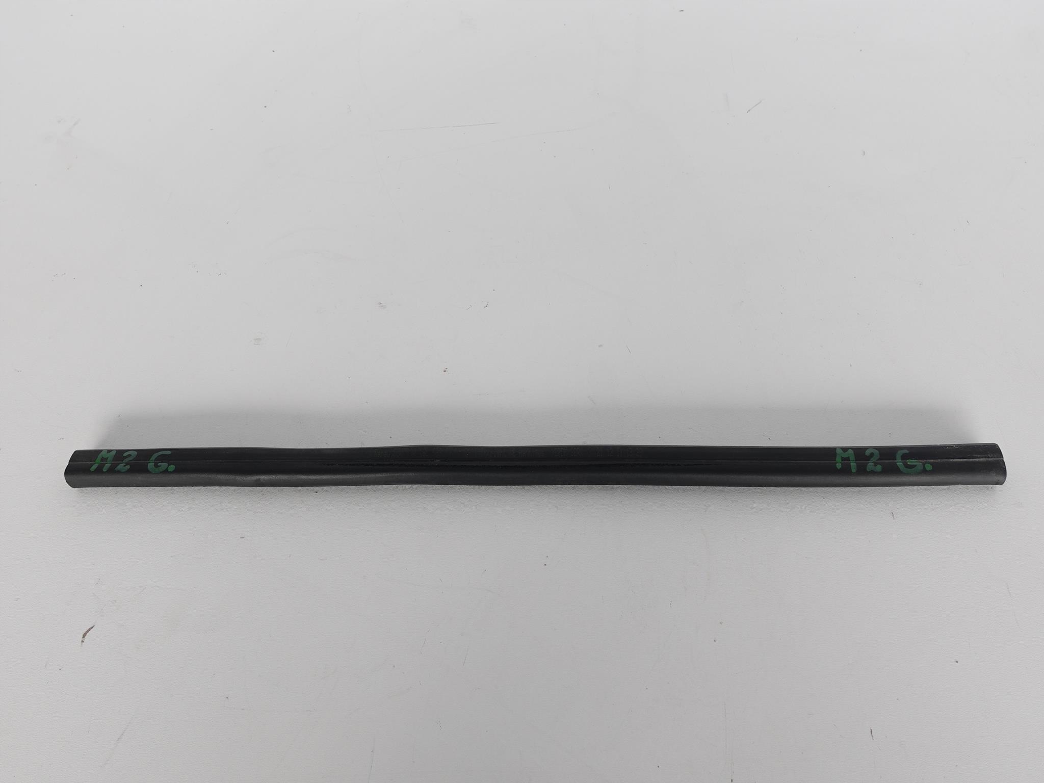 MERCEDES ML W166 USZCZELKA PRAWA LEWA PASA PRZÓD MERCEDES ML W166 USZCZELKA PRAWA LEWA PASA PRZÓD