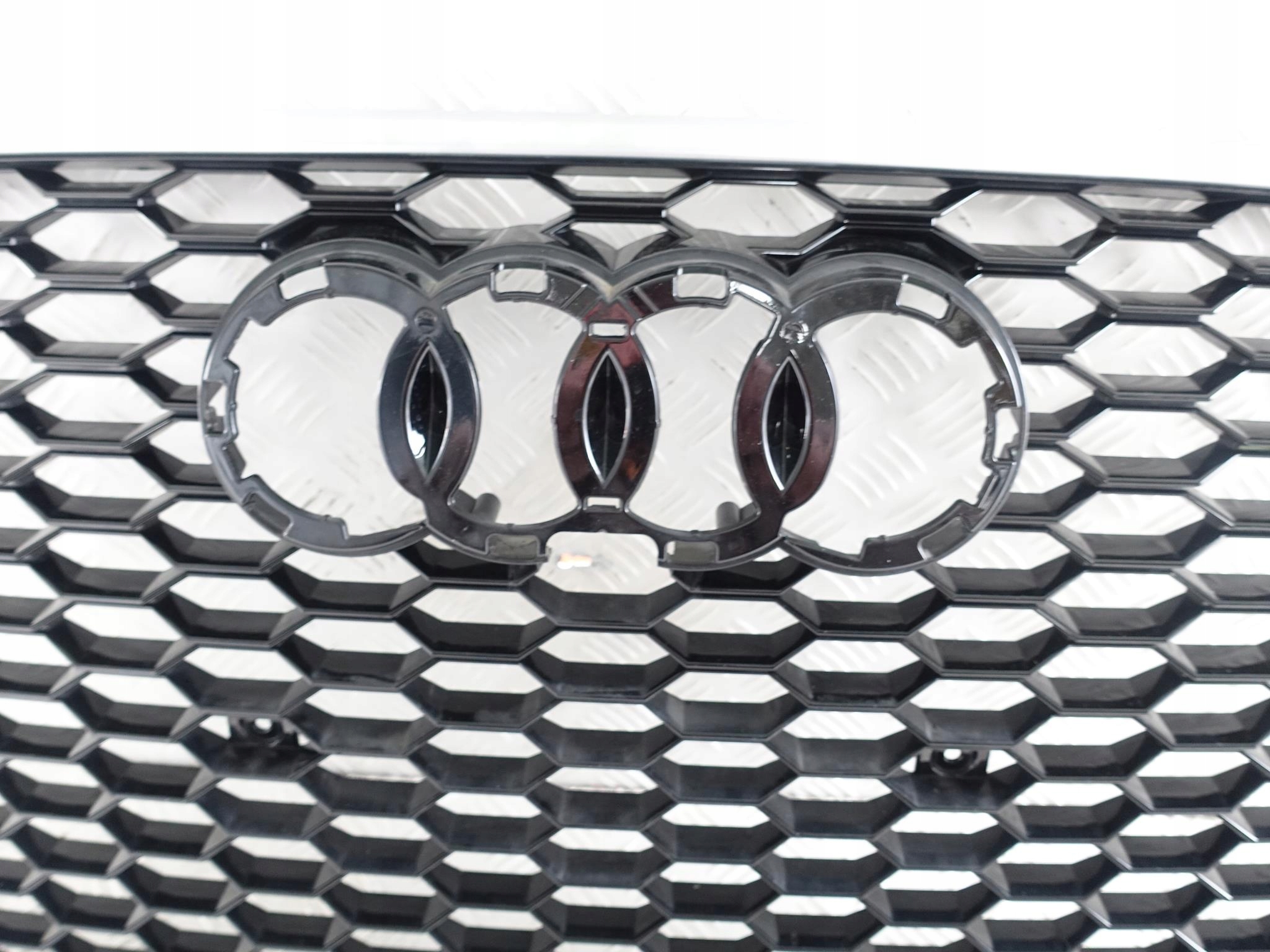 AUDI RS6 4G0 C7 LIFT 14-18 GRILL ATRAPA PRZÓD AUDI RS6 4G0 C7 LIFT 14-18 GRILL ATRAPA PRZÓD - obrazek 4