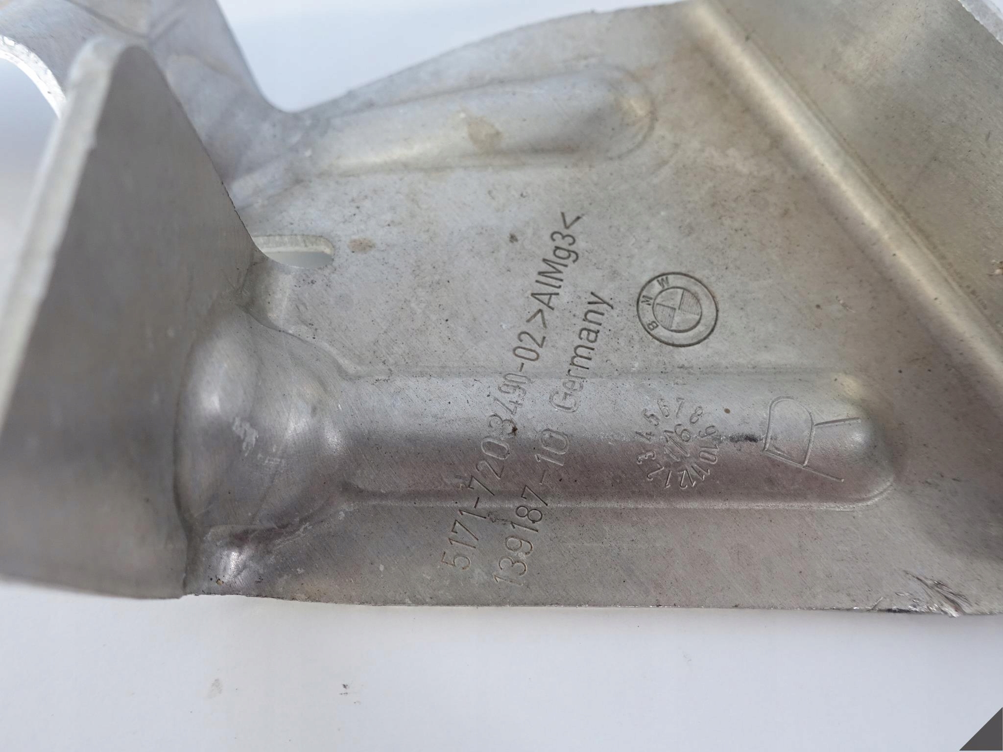 BMW F10 F11 F01 WSPORNIK WNĘKI KOŁA PRAWY PRZÓD BMW F10 F11 F01 WSPORNIK WNĘKI KOŁA PRAWY PRZÓD - obrazek 3