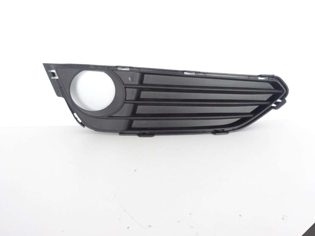 BMW 2 F22 F23 ZWYKŁA ZDERZAK HALOGEN KRATKA PRAWA BMW 2 F22 F23 ZWYKŁA ZDERZAK HALOGEN KRATKA PRAWA