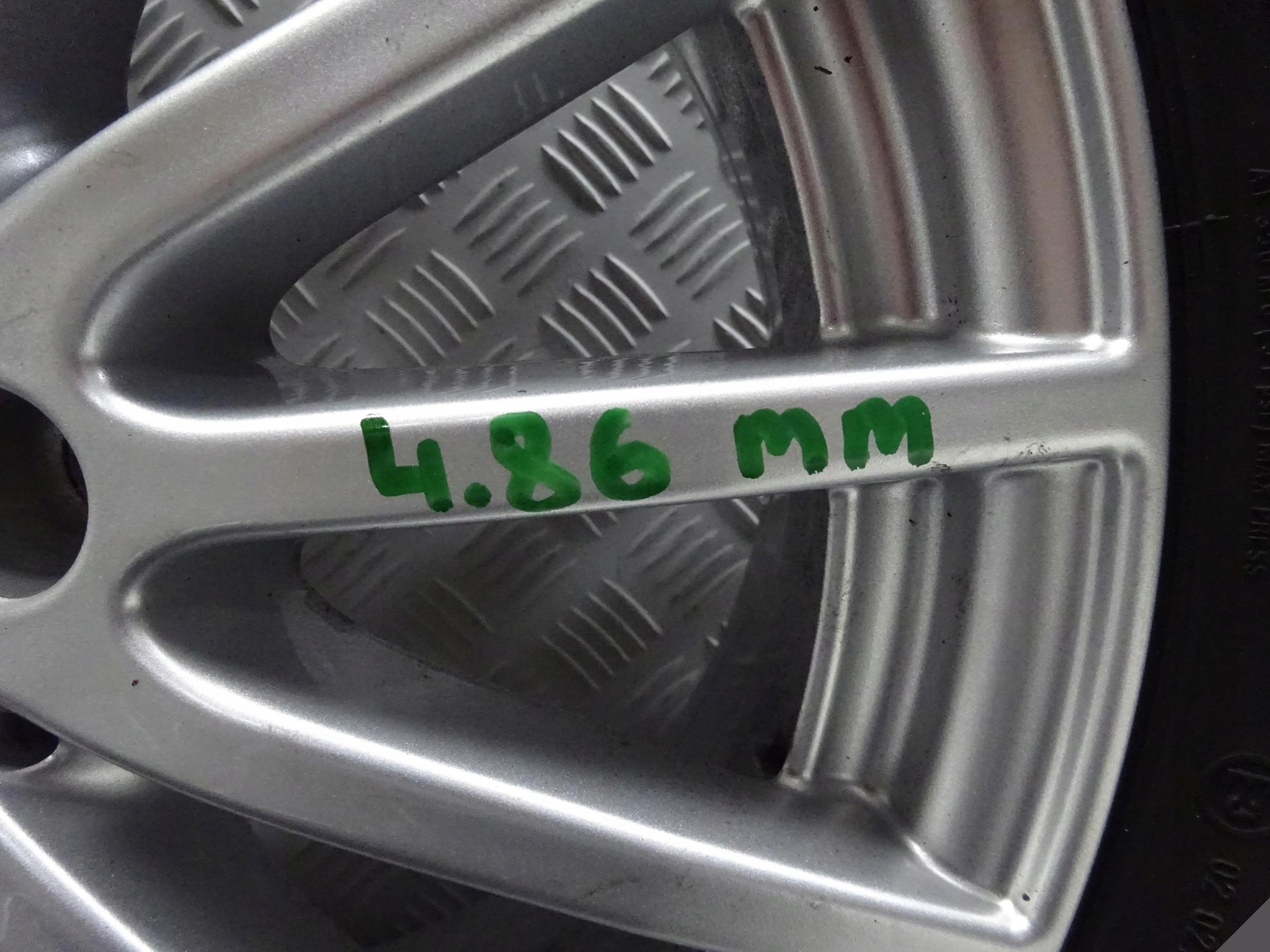 MERCEDES W205 BRIDGESTONE 205/60 6,5JX16 ET38 ZIMA MERCEDES W205 BRIDGESTONE 205/60 6,5JX16 ET38 ZIMA - obrazek 7