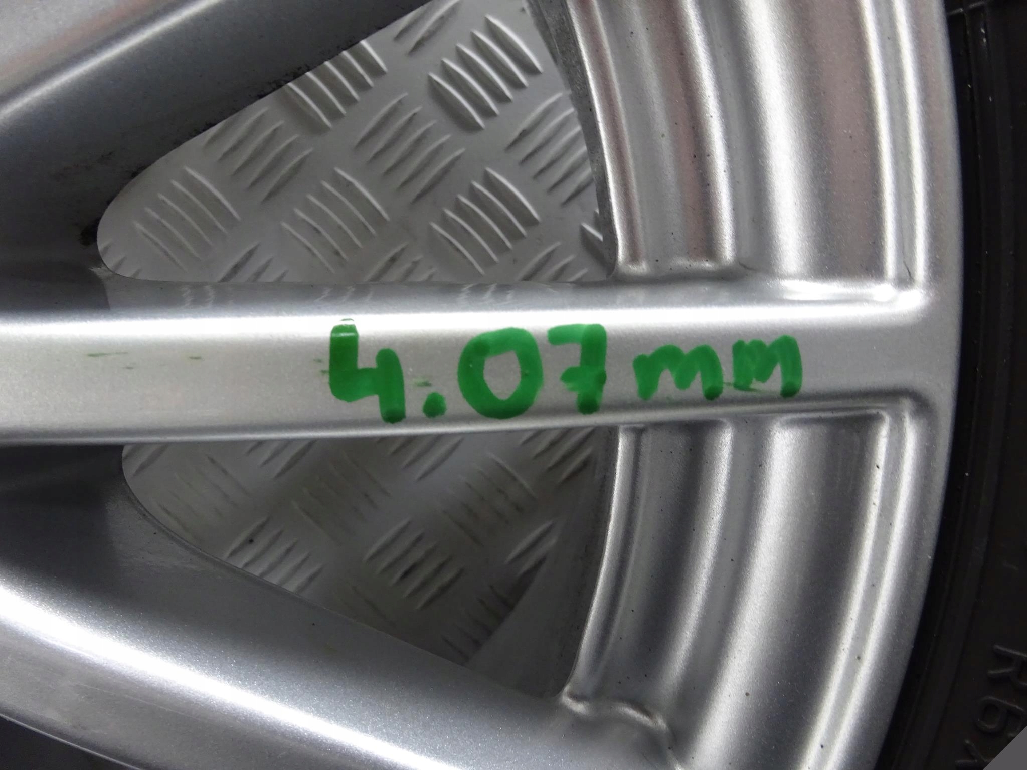 MERCEDES W205 BRIDGESTONE 205/60 6,5JX16 ET38 ZIMA MERCEDES W205 BRIDGESTONE 205/60 6,5JX16 ET38 ZIMA - obrazek 8