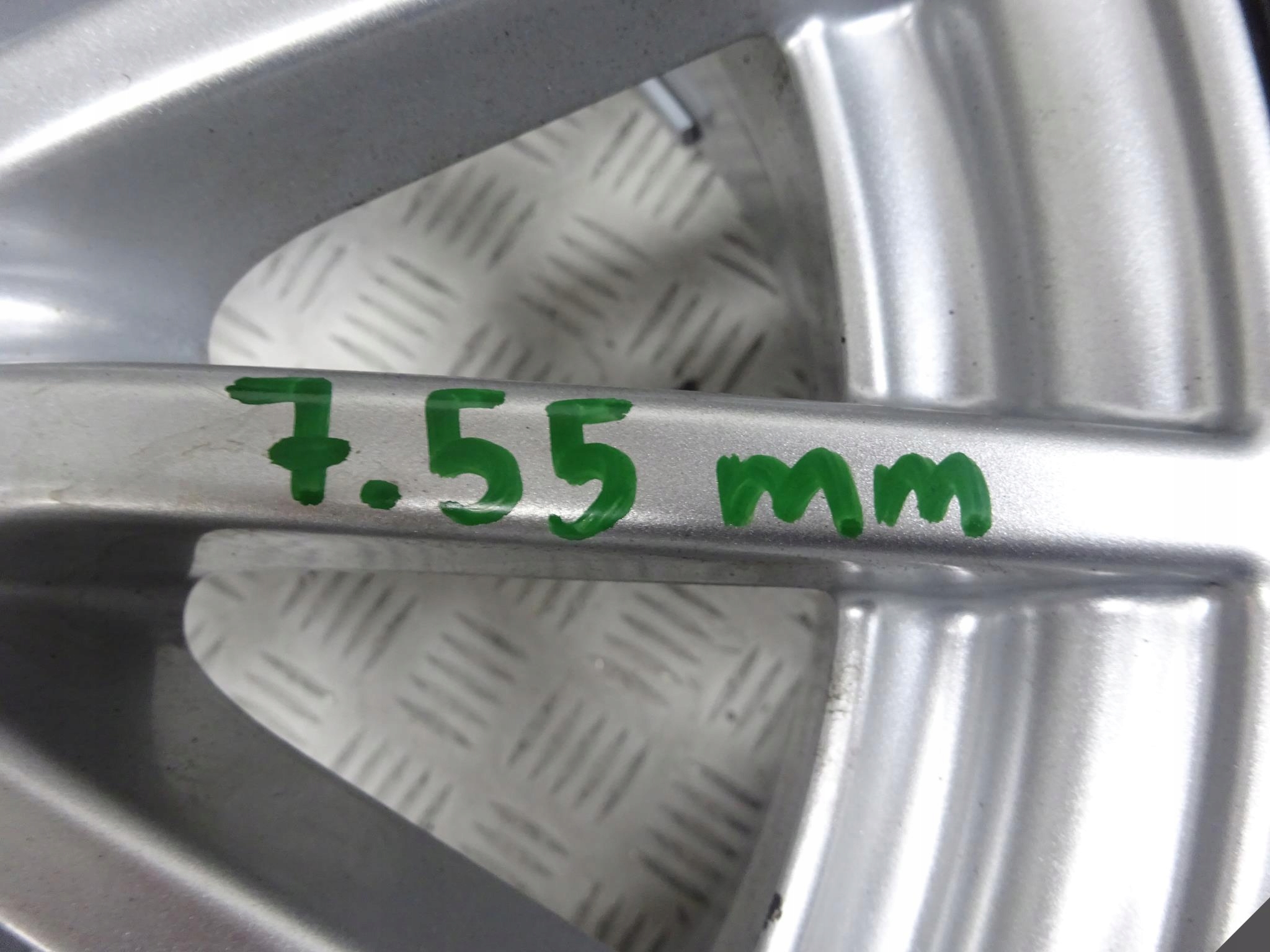 MERCEDES W205 BRIDGESTONE 205/60 6,5JX16 ET38 ZIMA MERCEDES W205 BRIDGESTONE 205/60 6,5JX16 ET38 ZIMA - obrazek 9
