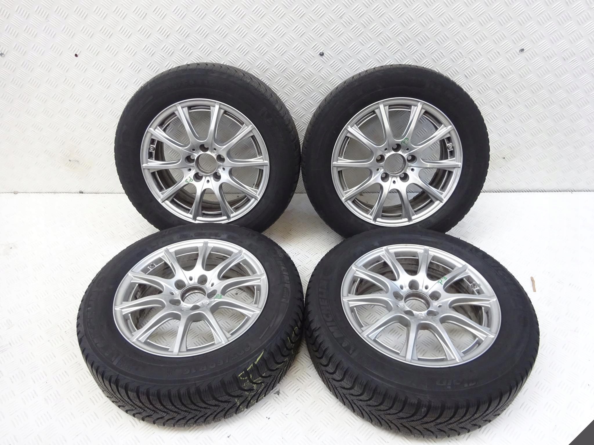 MERCEDES C W205 MICHELIN 205/60 6,5JX16 ZIMA 8MM MERCEDES C W205 MICHELIN 205/60 6,5JX16 ZIMA 8MM