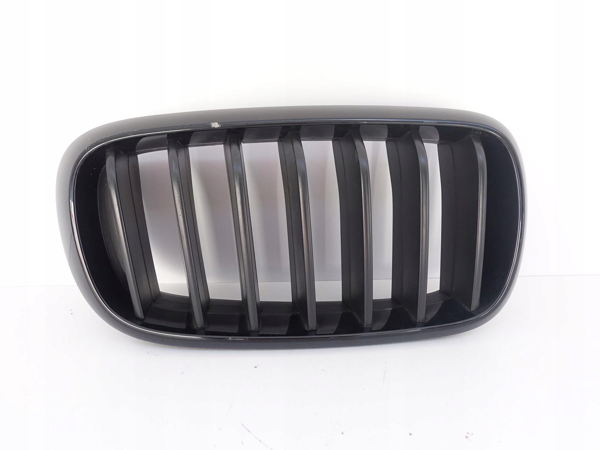 BMW X5 F15 M-PAKIET PERFORMANCE NERKA PRAWA GRILL BMW X5 F15 M-PAKIET PERFORMANCE NERKA PRAWA GRILL