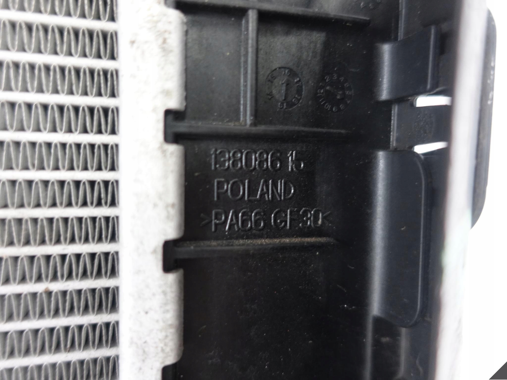 BMW G11 G12 G14 G15 G16 G30 G31 G32 CHŁODNICA BMW G11 G12 G14 G15 G16 G30 G31 G32 CHŁODNICA - obrazek 9