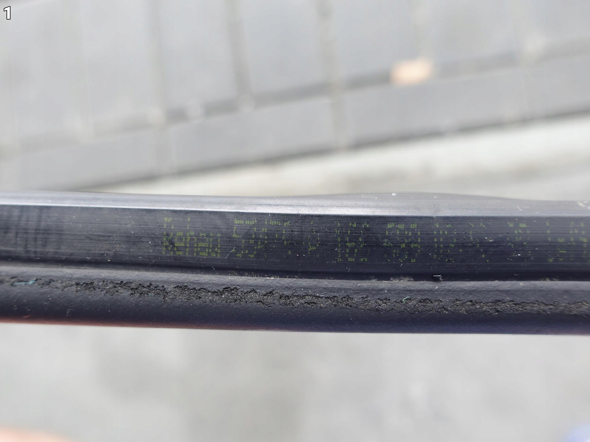MERCEDES ML W166 USZCZELKA PRAWA LEWA PASA PRZÓD MERCEDES ML W166 USZCZELKA PRAWA LEWA PASA PRZÓD - obrazek 2