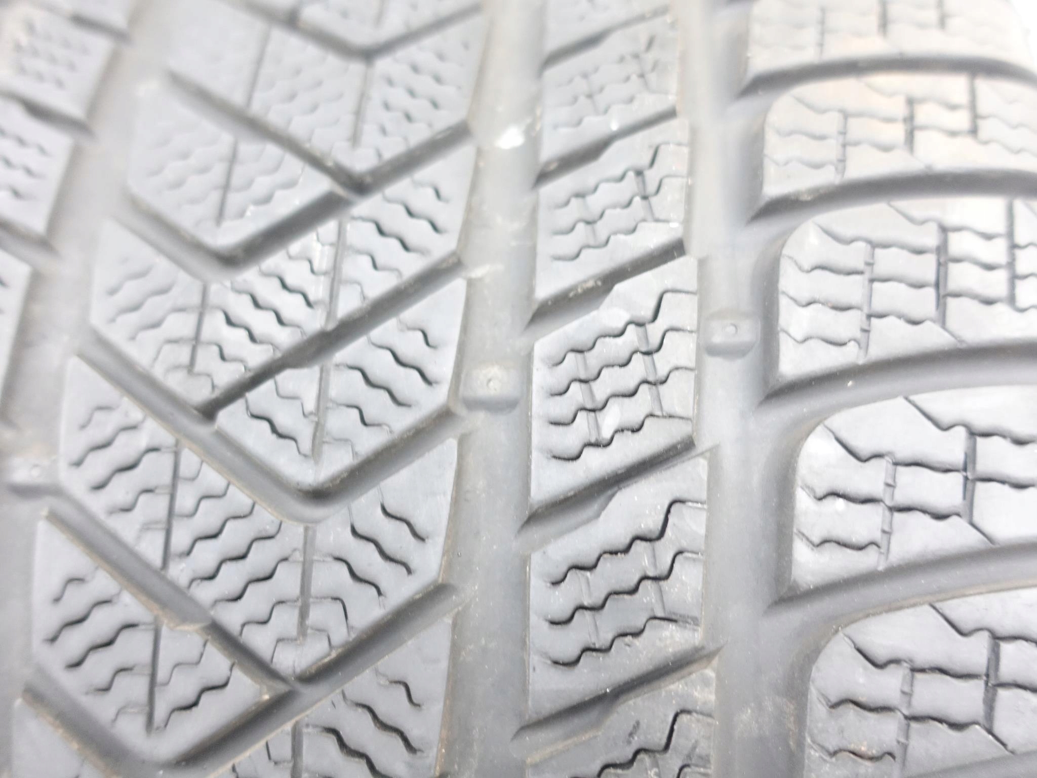 OPONY PIRELLI 305/30 R20 2014 ROK 7MM ZIMA 2SZT OPONY PIRELLI 305/30 R20 2014 ROK 7MM ZIMA 2SZT - obrazek 4