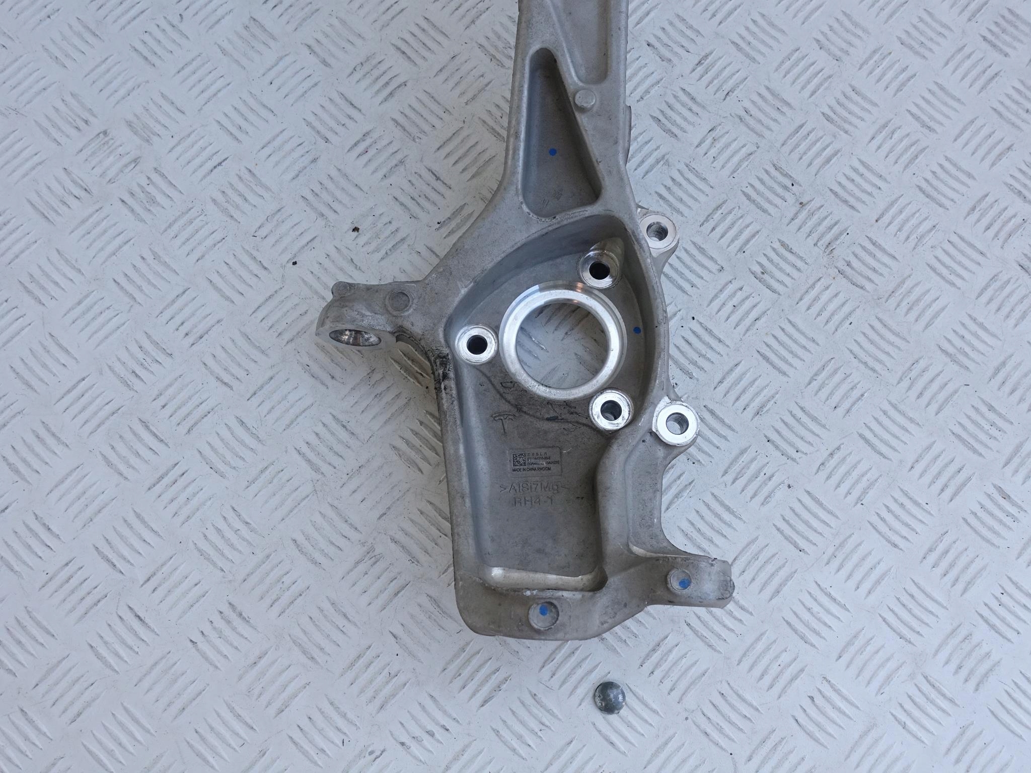 TESLA MODEL 3 ZWROTNICA PRAWA PRZÓD 1044316-00-E TESLA MODEL 3 ZWROTNICA PRAWA PRZÓD 1044316-00-E - obrazek 2