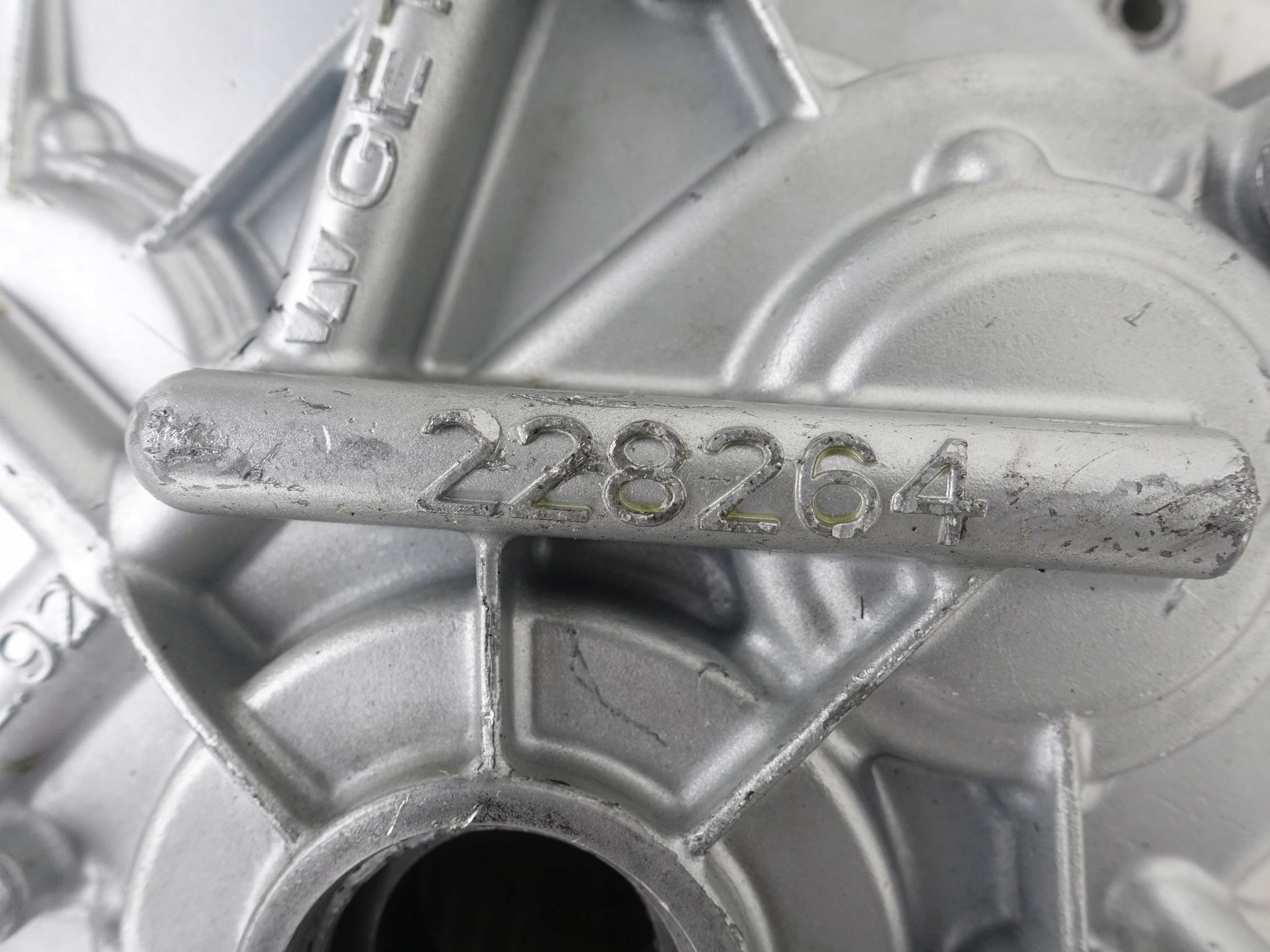 FERRARI 458 ITALIA SKRZYNIA BIEGÓW OBUDOWA FERRARI 458 ITALIA SKRZYNIA BIEGÓW OBUDOWA - obrazek 6