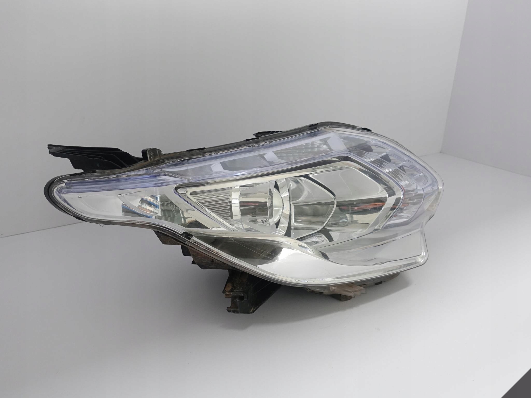 MITSUBISHI L200 FIAT FULLBACK 15- XENON+LED PRAWA LAMPA MITSUBISHI L200 FIAT FULLBACK 15- XENON+LED PRAWA LAMPA - obrazek 2