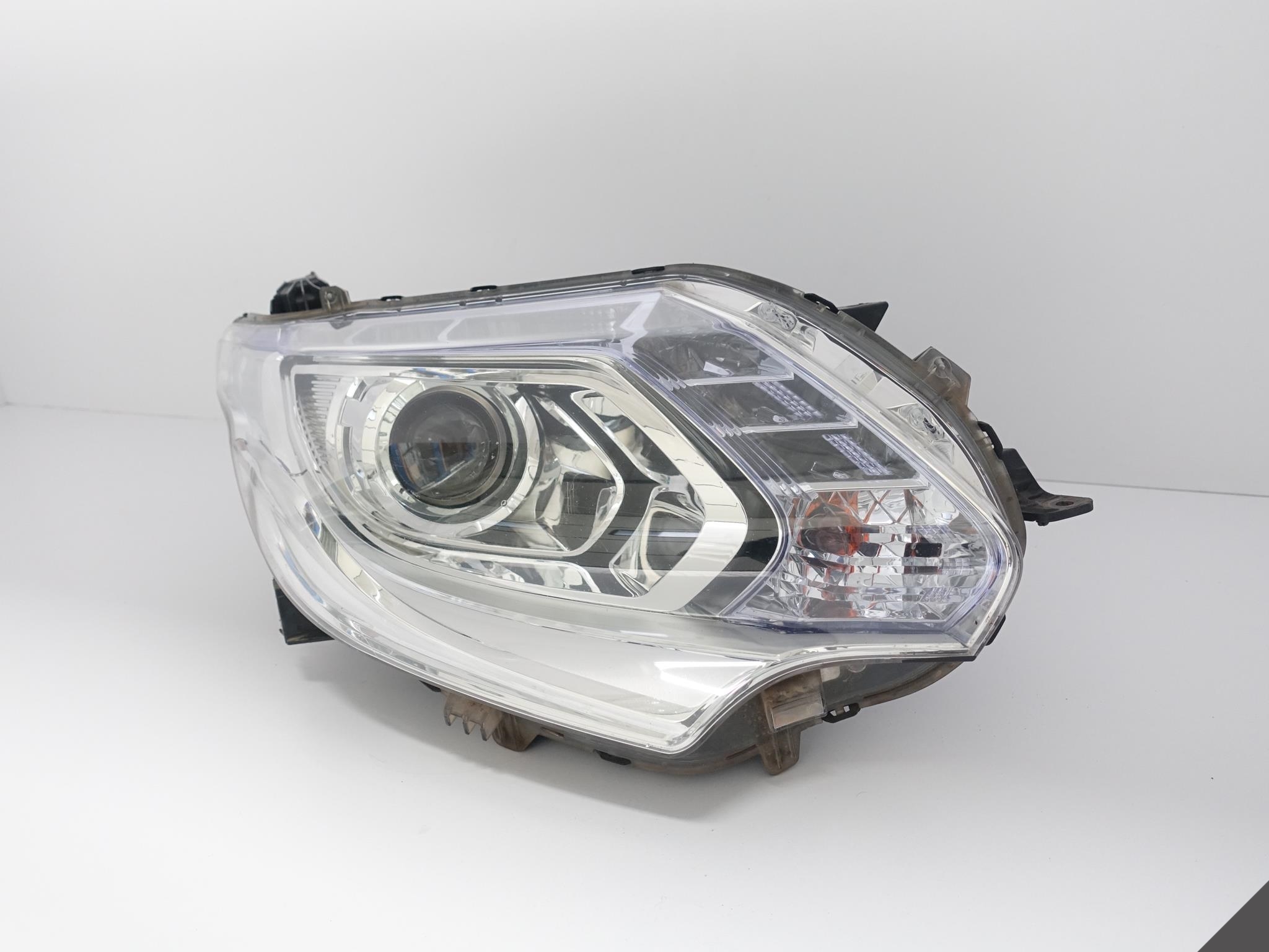 MITSUBISHI L200 FIAT FULLBACK 15- XENON+LED PRAWA LAMPA MITSUBISHI L200 FIAT FULLBACK 15- XENON+LED PRAWA LAMPA - obrazek 4