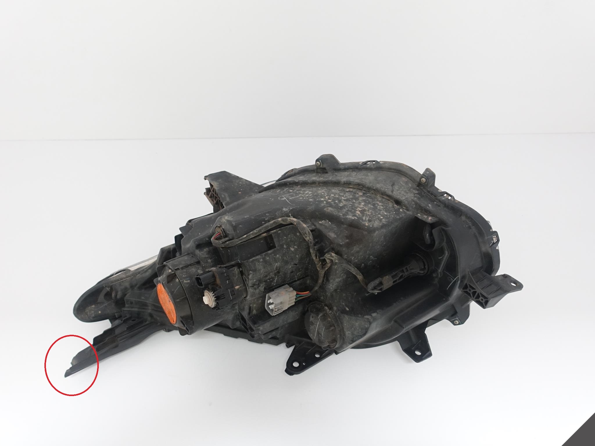 MITSUBISHI L200 FIAT FULLBACK 15- XENON+LED PRAWA LAMPA MITSUBISHI L200 FIAT FULLBACK 15- XENON+LED PRAWA LAMPA - obrazek 8