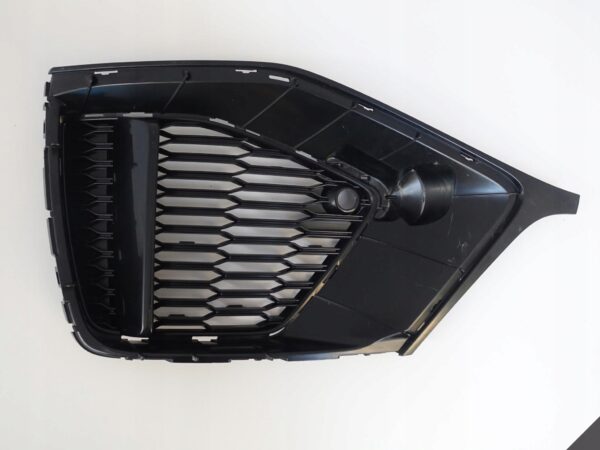 AUDI Q8 S-LINE SQ8 4M8 18- ZDERZAK KRATKA LEWA AUDI Q8 S-LINE SQ8 4M8 18- ZDERZAK KRATKA LEWA