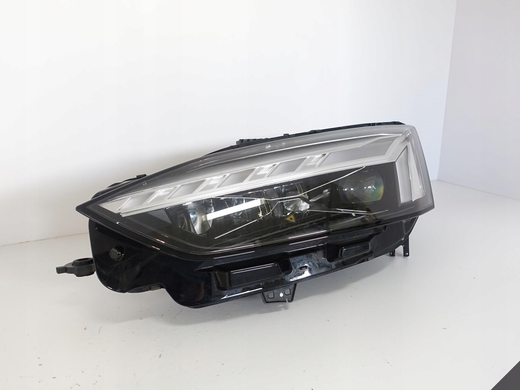 AUDI A5 8W6 B9 LIFT 19- FULL LED LASER LEWA BŁADNA LAMPA AUDI A5 8W6 B9 LIFT 19- FULL LED LASER LEWA BŁADNA LAMPA - obrazek 2