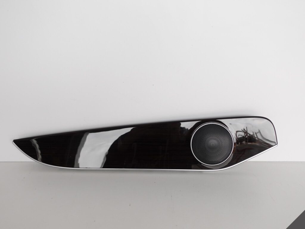 MERCEDES W205 GLC 253 LISTWA DEKOR PANEL LEWA TYŁ MERCEDES W205 GLC 253 LISTWA DEKOR PANEL LEWA TYŁ