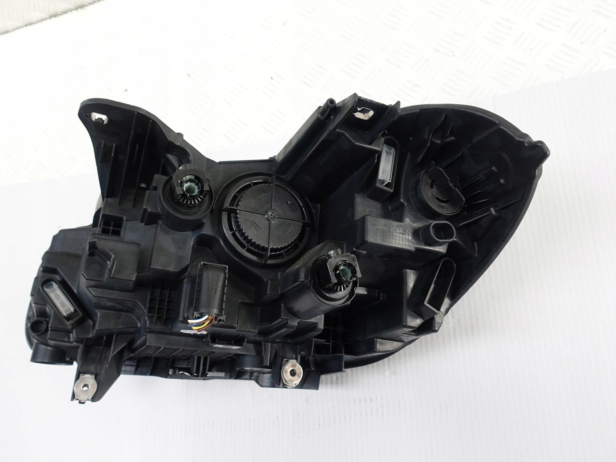 BMW 1 F40 LAMPA ZWYKŁA LED H7 L LUB P EUROPA BMW 1 F40 LAMPA ZWYKŁA LED H7 L LUB P EUROPA - obrazek 13