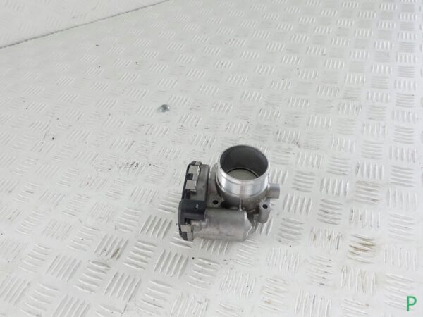 AUDI A4 A5 8W PRZEPUSTNICA POWIETRZA AUDI A4 A5 8W PRZEPUSTNICA POWIETRZA