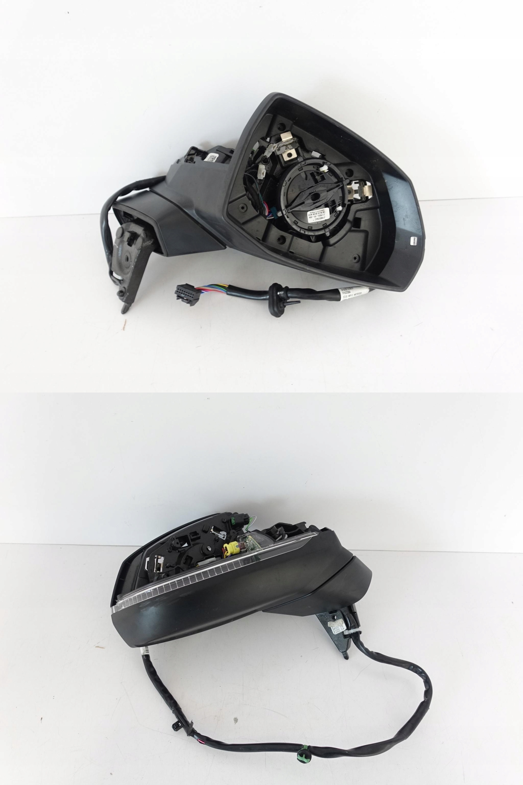 AUDI Q5 SQ5 80B 80A 17- LUSTERKO PRAWE KIERUNKOWSKAZ 15PIN AUDI Q5 SQ5 80B 80A 17- LUSTERKO PRAWE KIERUNKOWSKAZ 15PIN