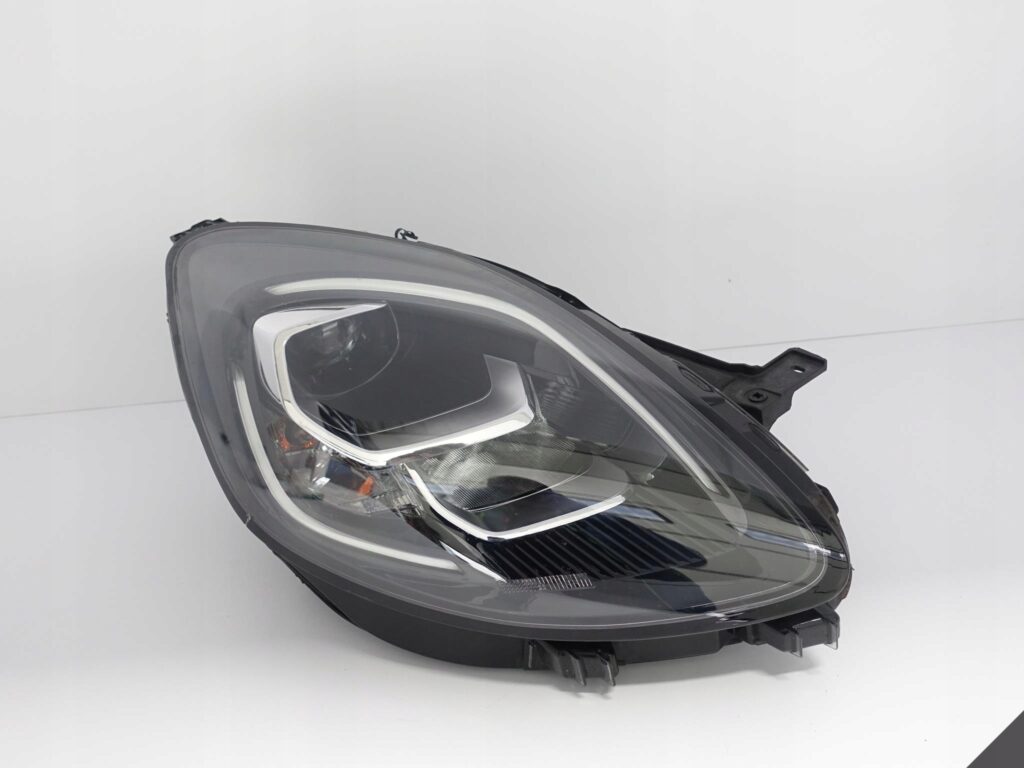 FORD PUMA 19- LAMPA FULL LED PRAWA EUROPA B.ŁADNA