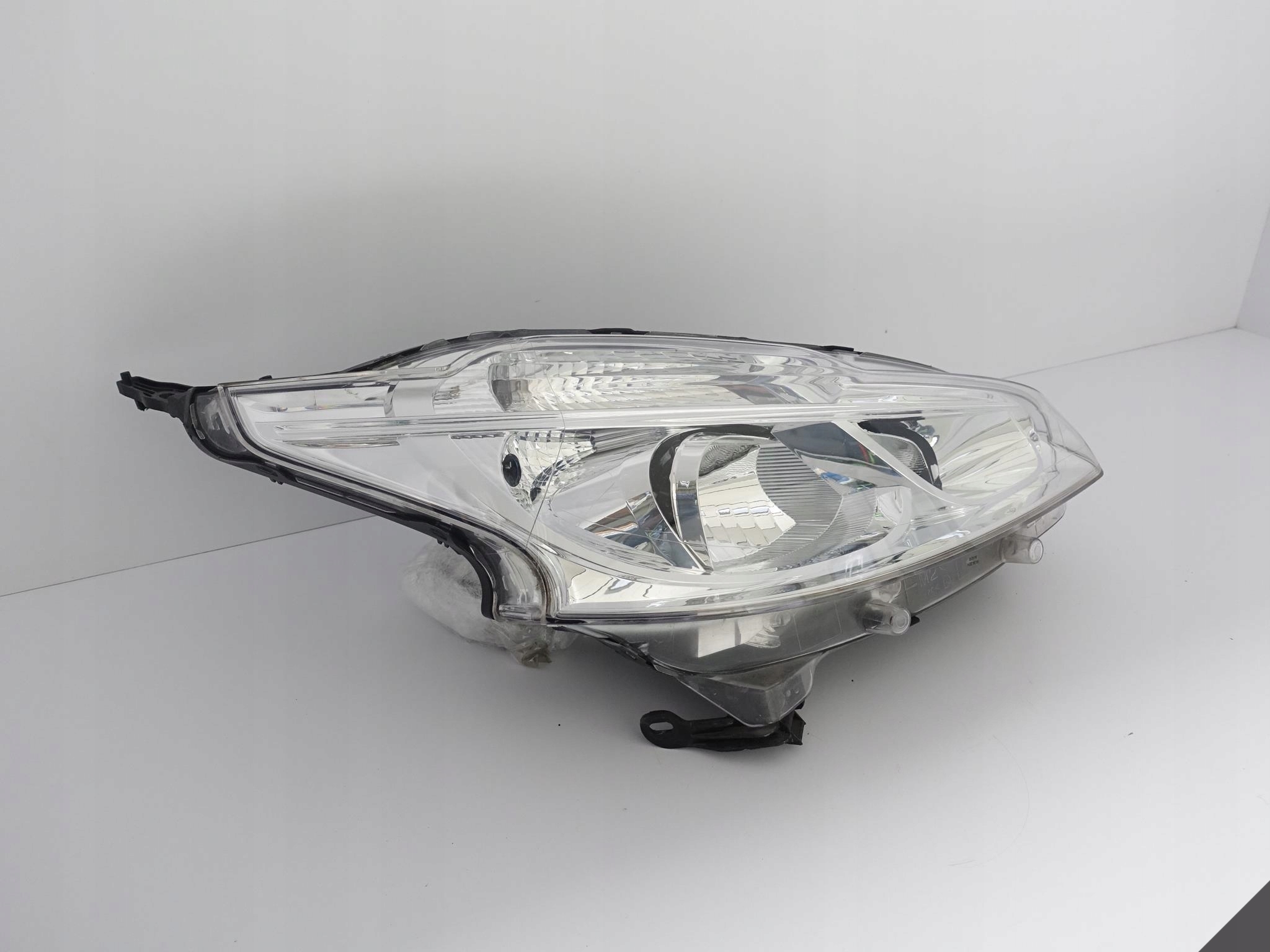 PEUGEOT 208 12-15 LAMPA ZWYKŁA H7 PRAWA EUROPA PEUGEOT 208 12-15 LAMPA ZWYKŁA H7 PRAWA EUROPA - obrazek 2